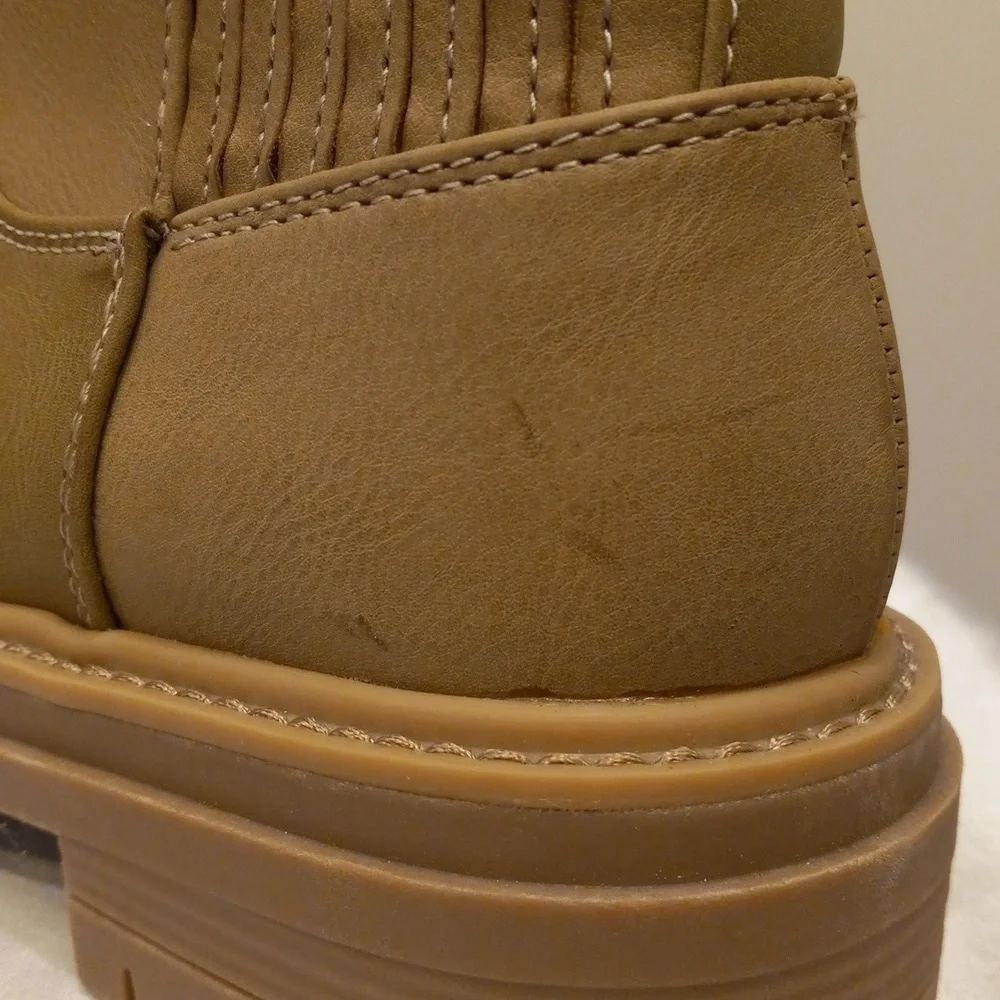 NWT 8.5 TT Ankle Boots Tan Memory Foam Comfy Slouchy Combat Moto Lug Chelsea